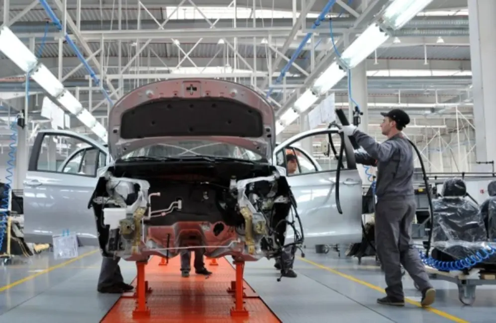 Vācu autobūves giganti saskaras ar peļņas kritumu, kas sasniedz 2009. gada līmeni