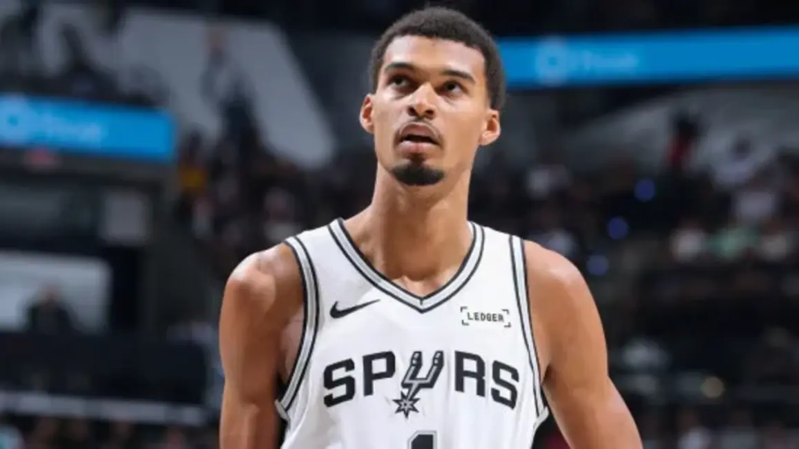 Viktoram Vembanjamam ceļš uz laukumu NBA kausa pusfinālā – "Spurs" superzvaigzne gatava atgriezties