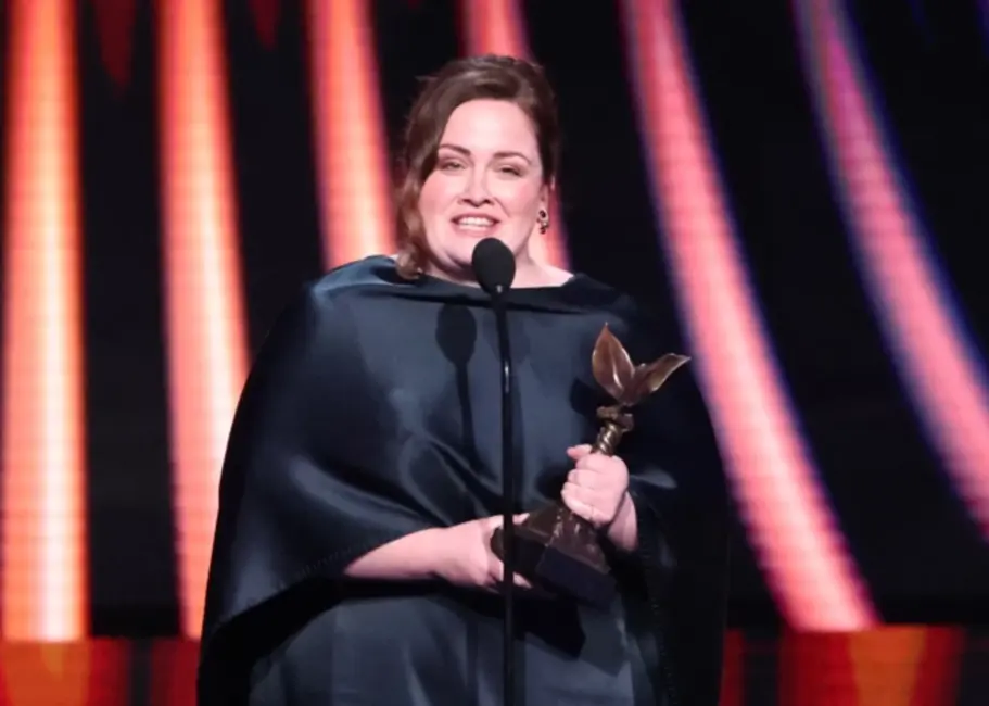 «Viņa man uzbļāva virsū»: seriāla «Baby Reindeer» aktrise Džesika Ganinga atklāj pārsteidzošu fanu reakciju