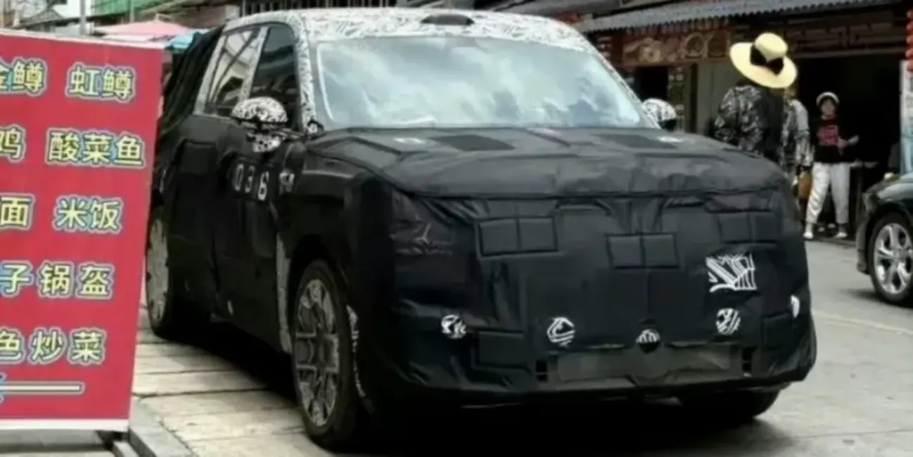 Xiaomi gatavo trīs jaunus elektriskos auto: no ģimenes giganta līdz sporta krosoveram