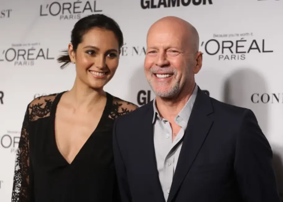 Ziemassvētki Brūsa Vilsa ģimenē: Emma Heminga atklāti par mainījušos svētku nozīmi un sirdsāpēm