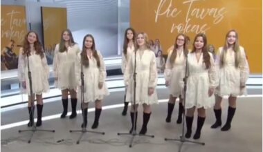 VIDEO. “Un tiešām neviena atvainošanās ne bērniem, ne arī vecākiem?!” Skaistu priekšnesumu TV ēterā sabojā pārbalss no kulisēm