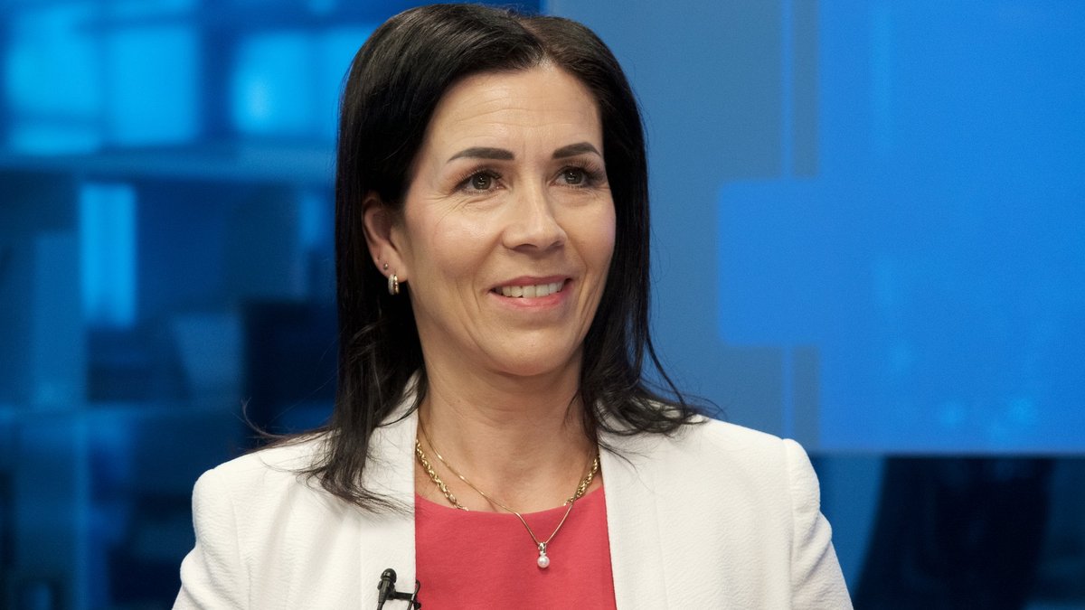 Ploka nesaskata iemeslu atkāpties no SIF vadības