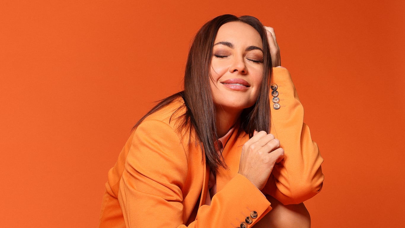 «Tā bija smaga emocionāla pieredze» – Kristīne Stakena pēcdzemdību sajūtas pārvērtusi dzejā — Santa