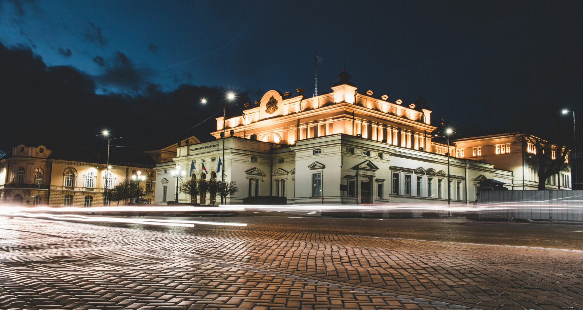 Bulgārijas valdība atkāpjas; priekšā neskaidrs politiskais periods -