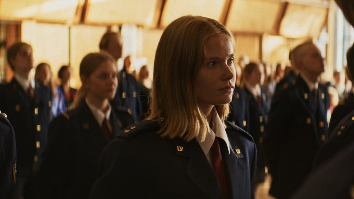 Viena no gada visvairāk skatītajām Latvijas filmām "Tumšzilais evaņģēlijs" svin Policijas dienu