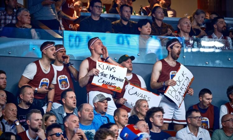 Latvijas basketbola izlases fani