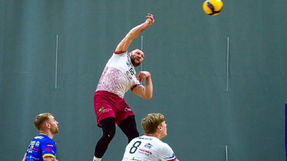 Latvijas čempionātā "Augšdaugavas" volejbolisti ar Puķīti sastāvā apspēlē bijušo grupas līderi Alītas "Ultra"