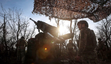 «Aizsardzības līnija vienkārši sākusi sabrukt no izsīkuma», atzīst The New York Times