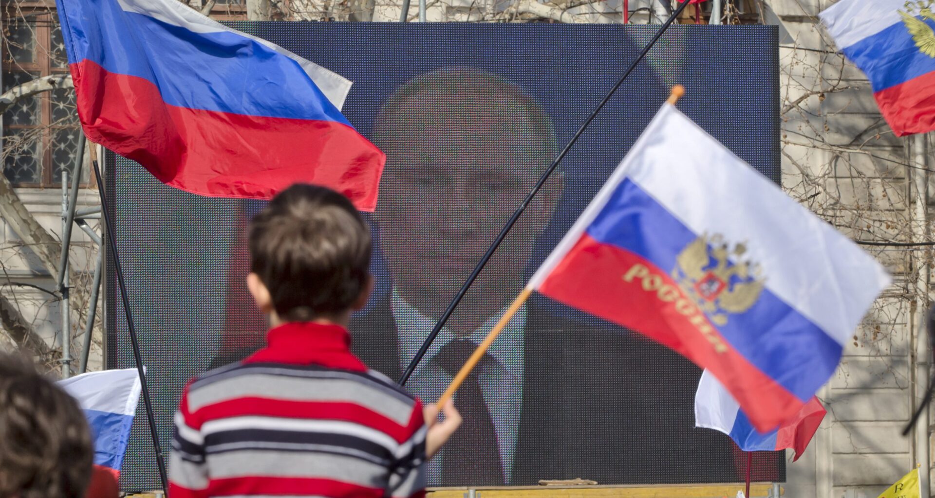 “Gadu desmitiem ilgs parādu slazds.” Dati rāda, ka Krievijas iedzīvotājus skars grūti laiki