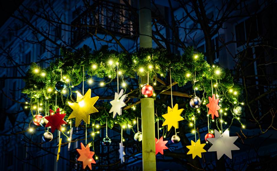 Pašvaldības policija aicina saudzīgi izturēties pret svētku rotājumiem un ievērot kārtību pilsētā