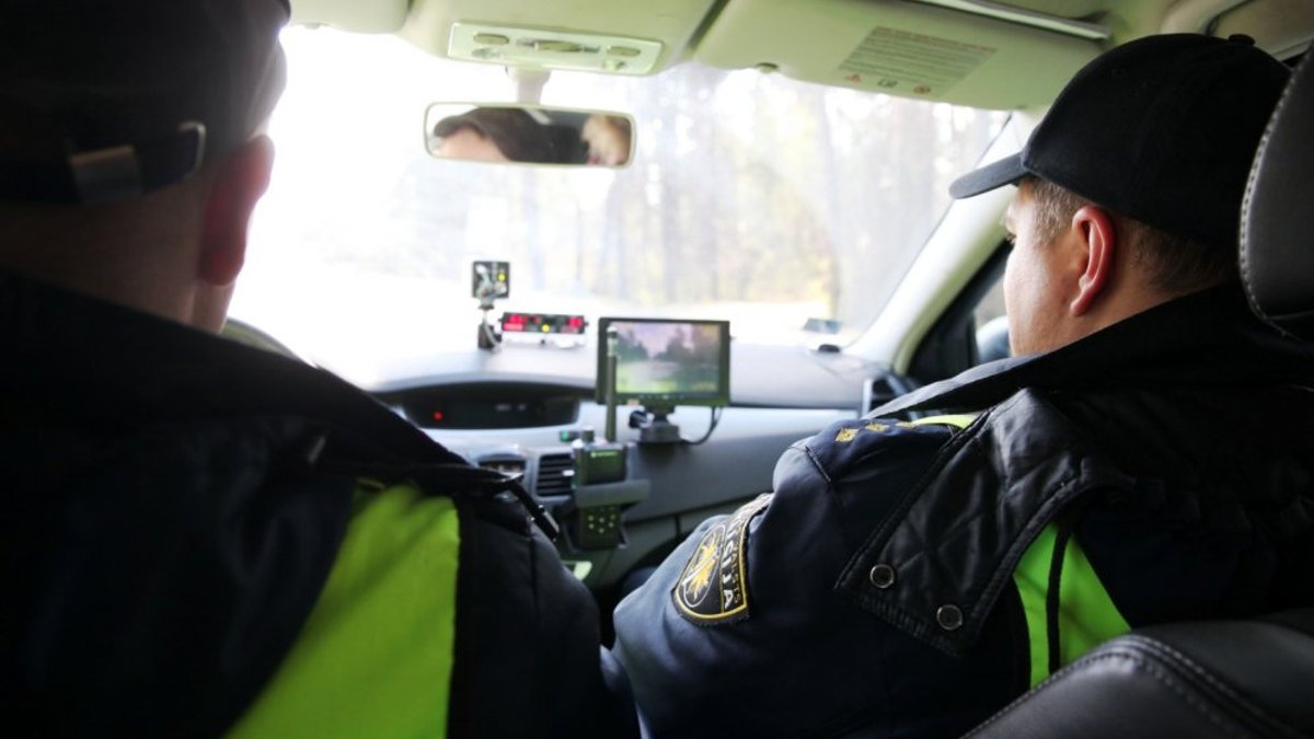 Ķeipenē notikusi traģiska "Hyundai Santa Fe" un "VW Golf" sadursme - Delfi