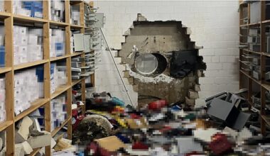 zagļi izurbj sienā caurumu un veiksmīgi aizbēg ar laupījumu