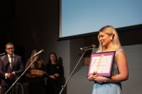 Olaines novada jauniete saņem goda zīmi "Gada brīvprātīgais 2025"