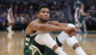 Ar vadību pārrunas sākušais Adetokunbo iedzīvojas savainojumā, Marejam 52 punkti viesos – Basketbols – Sportacentrs.com