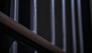 Vērienīgās naudas atmazgāšanas lietā apsūdzēto Kazanovski atbrīvo pret drošības naudu