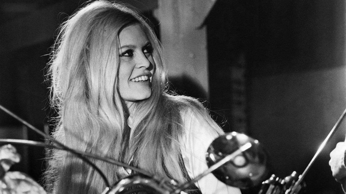 91 gada vecumā mirusi Francijas kino leģenda Brižita Bardo