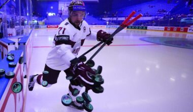 Latvijas hokeja izlases vērtība Bukarts beidzot atrod sev klubu