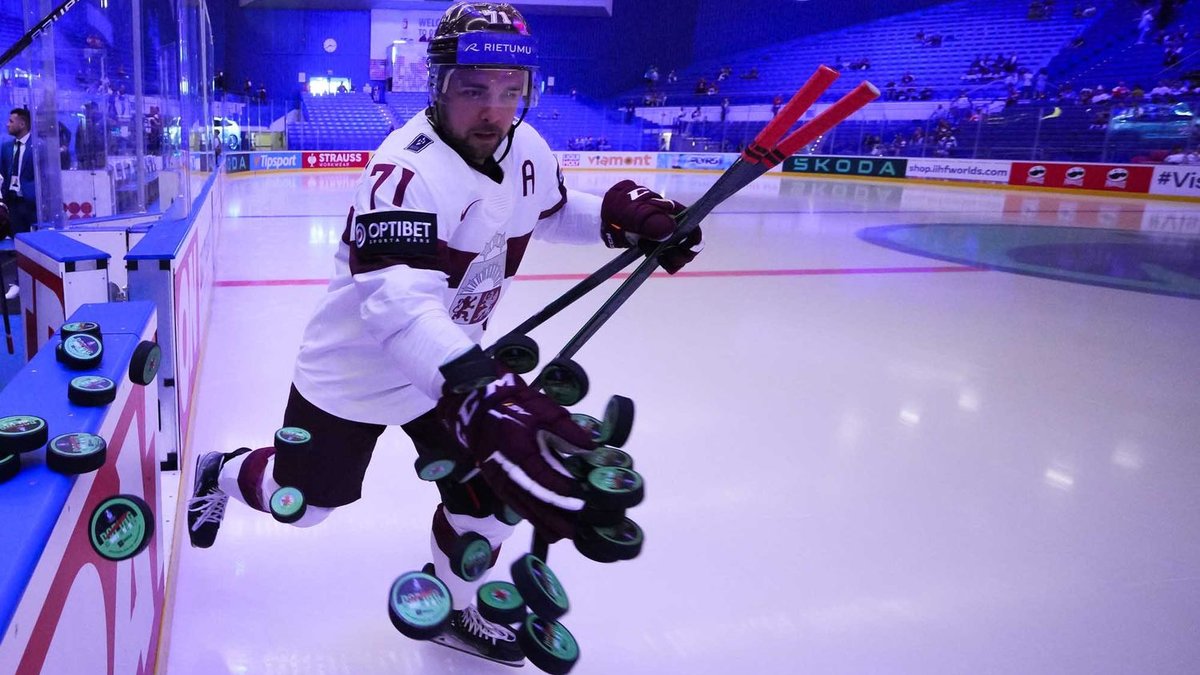 Latvijas hokeja izlases vērtība Bukarts beidzot atrod sev klubu