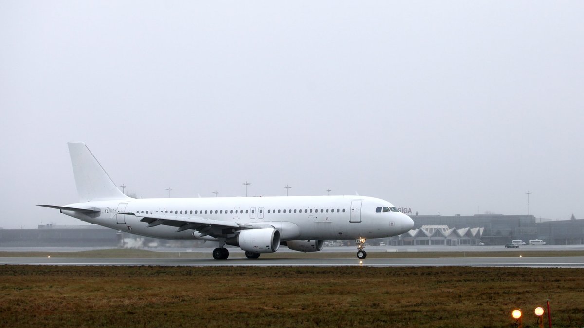 Darbību beigušajā uzņēmumā "SmartLynx Airlines" ir uzsākta pārbaude, informē VDI