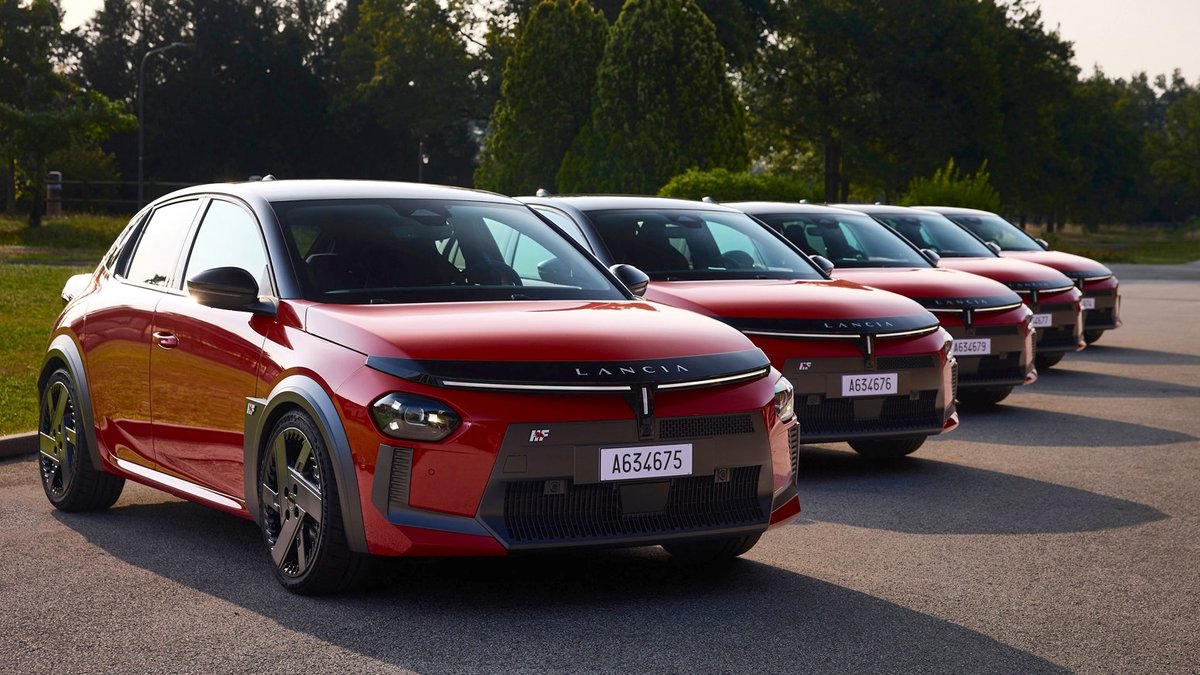 Grūtībās nonākušais "Stellantis" varētu atbrīvoties no dažām auto markām