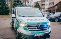 Saulkrastu novada pašvaldība par teju 59 000 eiro iegādājusies operatīvo transportlīdzekli pašvaldības policijai