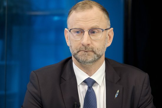 "airBaltic" vairs nelidos kaut uz "tundru un taigu" un "netērēs nevienu lieku eiro", sola Švinka