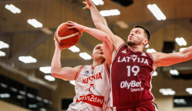 Kapteinis Lomažs un latvieši izsviedrē Austriju tālmetienu pirtī – Basketbols – Sportacentrs.com