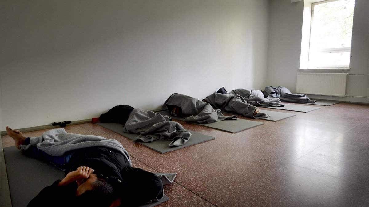 Latvijā negodprātīgi starpnieki apkrāpj trešo valstu pilsoņus, ziņo raidījums