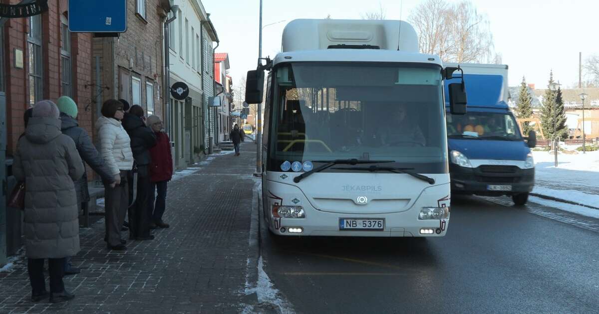 Jēkabpilī autobusu atiešanas laiki pielāgoti jaunajam vilcienu sarakstam / Jēkabpils Laiks: Jēkabpils ziņas