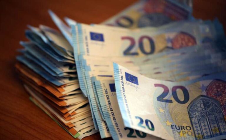 Astroloģe atklāj, kurām divām zīmēm gada beigās veiksme sekos ik uz soļa