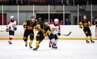 HK “Dinaburga/DSS” uzvar labdarības spēlē un saglabā līdera pozīciju 1. līgā