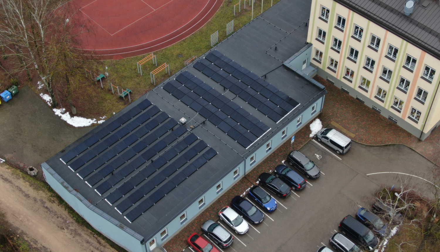 Jēkabpils 2. vidusskolas jumts ražo saules enerģiju / Jēkabpils Laiks: Jēkabpils ziņas