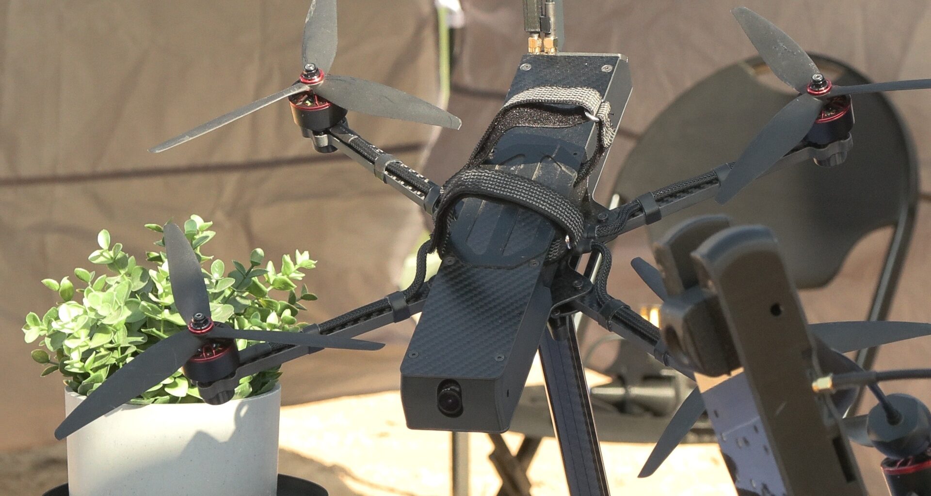 Valdība būtiski kāpina finansējumu dronu un pretdronu tehnoloģijām / Jēkabpils Laiks: Jēkabpils ziņas