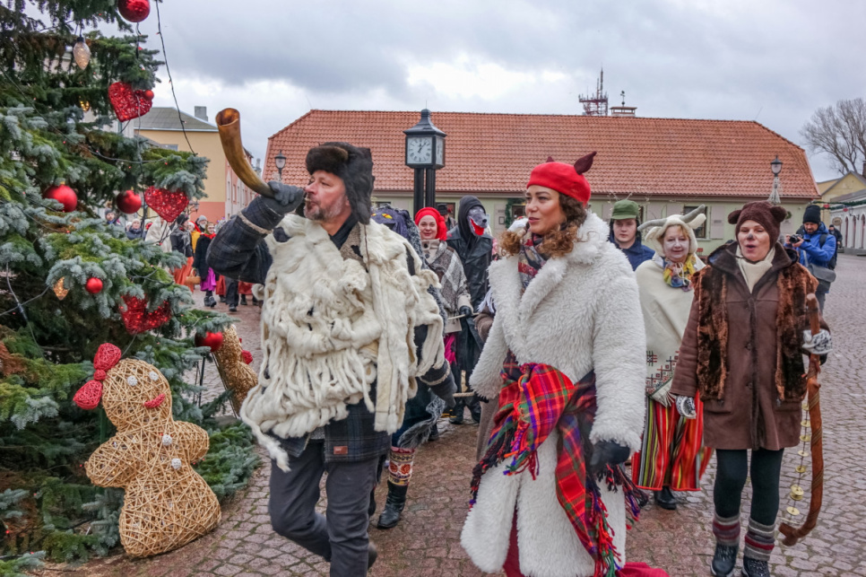 Ziemas saulgriežos aicina ventspilniekus uz Bluķa vilkšanu