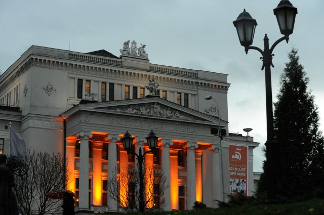 Operzvaigznes Maikls Spairss un Anita Račvelišvili sniegs solokoncertus Latvijas Nacionālajā operā