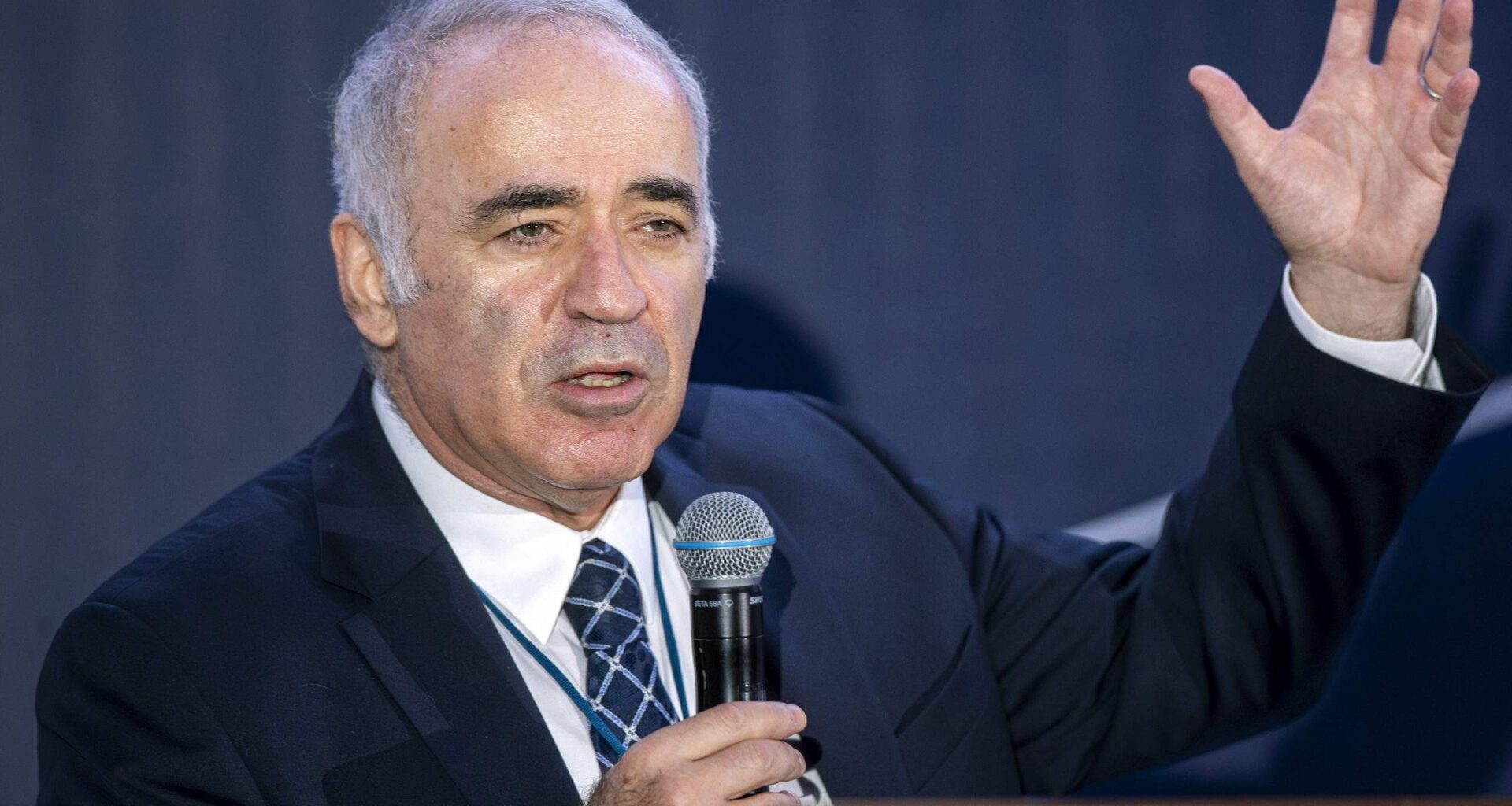 “Nav skaidrs, kas viņu varēs apturēt!” Kasparovs brīdina Rietumus par Putina jaunā kara plāniem