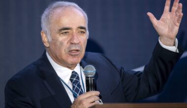 “Nav skaidrs, kas viņu varēs apturēt!” Kasparovs brīdina Rietumus par Putina jaunā kara plāniem