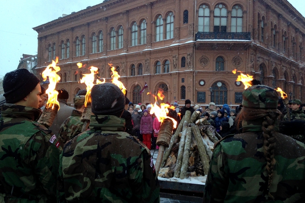 Ieskandinām Jauno gadu ar janvāra Barikāžu atceri un Eiropas Latviešu apvienības jubileju / LR2 / / Latvijas Radio
