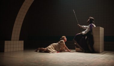 Nekontrolēta kaislība un sarežģītu ētikas jautājumu šķetināšana Valmieras teātra "Mēdejā" / LR1 / / Latvijas Radio