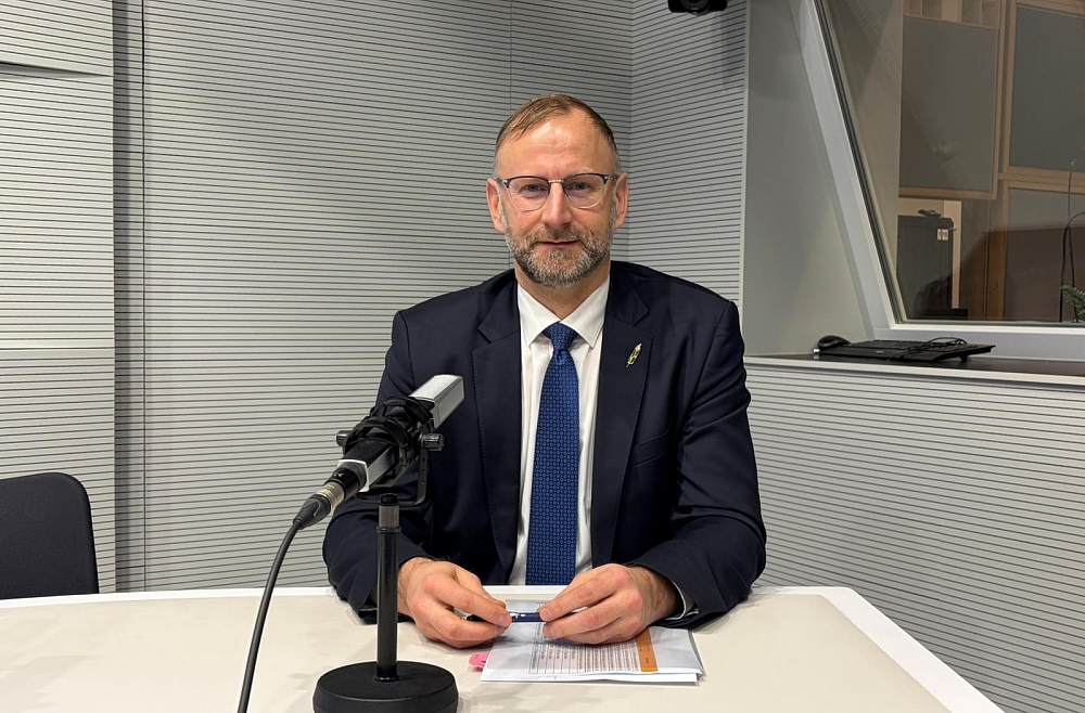 Pēc autoceļu lietošanas nodevas izmaiņām trūks 3,9 miljoni eiro ceļu pārbūvei / LR1 / / Latvijas Radio