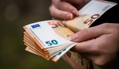 Pētījums: Latvijas sievietēm svarīga finansiālā neatkarība, 38% ir galvenās pelnītājas ģimenē