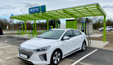 Aleluja! “Neste MY Renewable Charge” uzlādes stacijās būs pieejami norēķini ar “Mobilly” lietotni