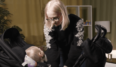 “Katrs ziedojums – tā ir cerība!” Māmiņu kluba labdarības fonds aicina palīdzēt zēnam ar vairākām smagām diagnozēm