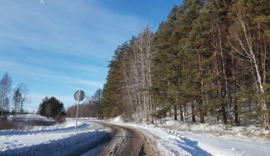Četri praktiski ieteikumi, kā droši pārvietoties ziemas apstākļos