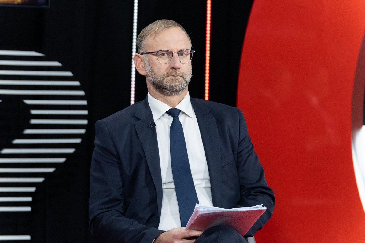 Pēc autoceļu lietošanas nodevas izmaiņām trūks 3,9 miljoni eiro ceļu / Raksts