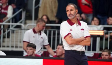 Īss sagatavošanās laiks, robi sastāvā un 1-1 bilance – basketbola izlases trenera Alonso padarītais pēc pirmajām divām spēlēm / Raksts