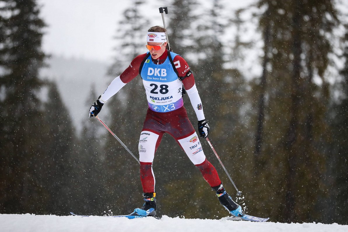 Birkentāls biatlona sprintā vienīgais no latviešiem kvalificējas iedzīšanas distancei / Raksts