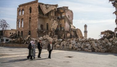 Sīrieši neapmierināti ar Asada līdzgaitnieku sodīšanu; eksperta ieskatā procesu nevar sasteigt / Raksts