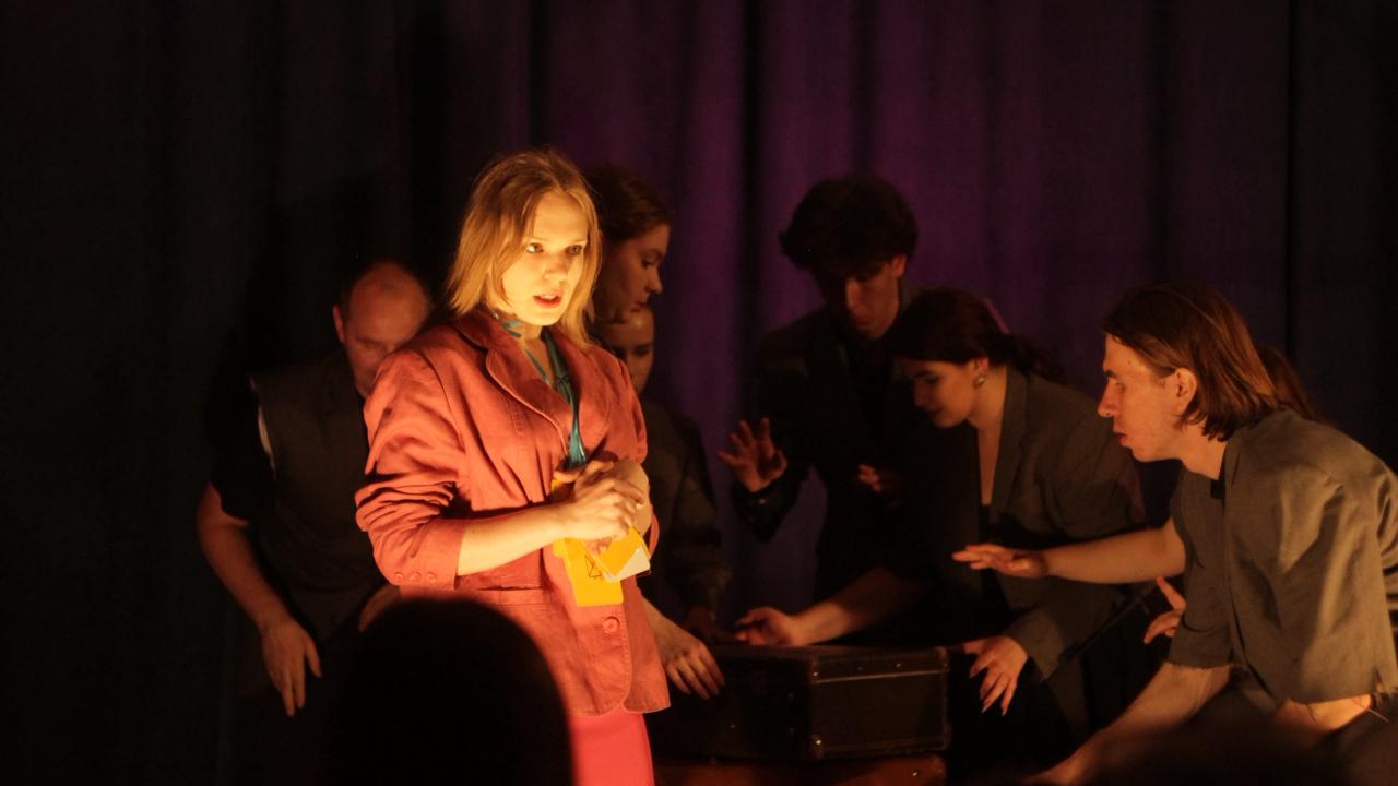 Izrāde "Mūžīgais neviens"